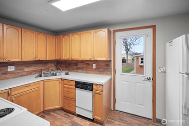 415 N Mattson Dr, Moses Lake, WA 98837 - photo 6