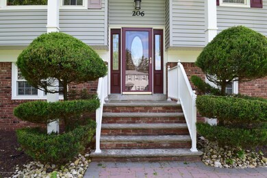 206 Tanglewood Ct, Middletown, NJ 07748 - photo 3