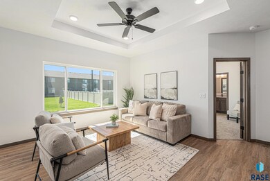 5609 S Spirea Ave, Sioux Falls, SD 57108 - photo 4