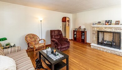 228 W Main St, Dudley, MA 01571 - photo 2