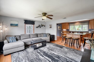 956 Varnum Ave, Lowell, MA 01854 - photo 4