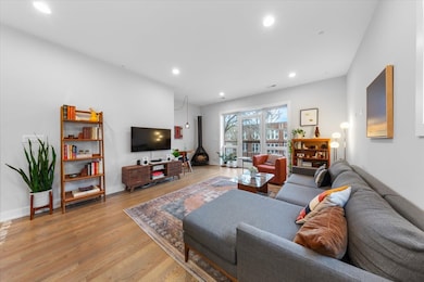 2150 W Foster Ave unit 2, Chicago, IL 60625 - photo 4