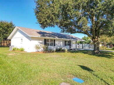 6610 Chippendale Rd, Lakeland, FL 33809 - photo 2