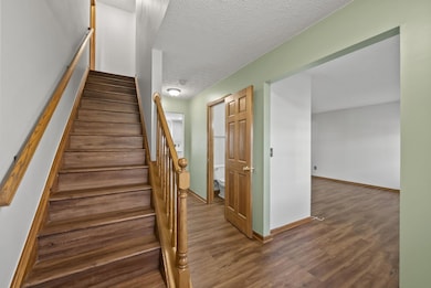 826 Elgin Cir, Pickerington, OH 43147 - photo 2