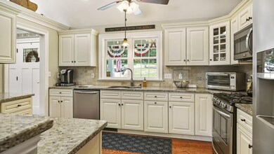 190 Locust Dr, Milford, PA 18337 - photo 7