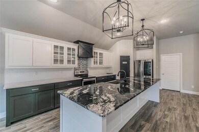 313 Pleasant View Dr, Weatherford, TX 76086 - photo 4