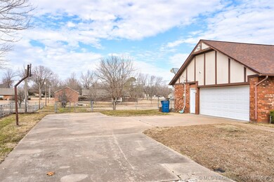 Side Entry Garage with extra parking