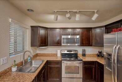 10332 W Hilton, Tolleson, AZ 85353 - photo 3