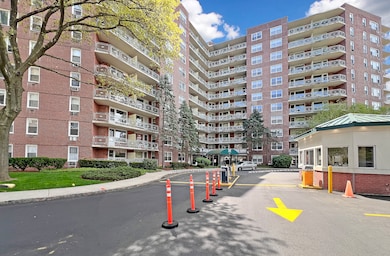 Fountain Terrace at Strawberry Hill unit 118, Stamford, CT 06902 - photo 3