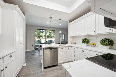 396 Litchfield Ln, Houston, TX 77024 - photo 6