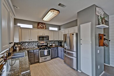Remodeled kitchen w/new appliances