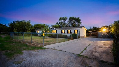 430 Valle Los Coronados, Socorro, TX 79927 - photo 3