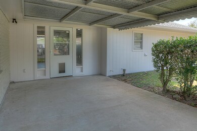 712 Clarence St, Tomball, TX 77375 - photo 3