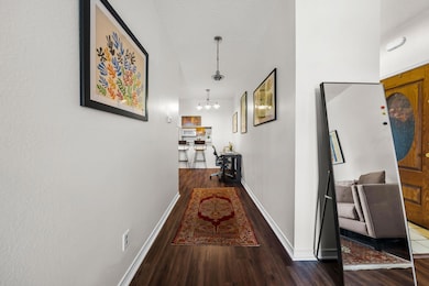 Benchmark unit A310, Austin, TX 78705 - photo 5