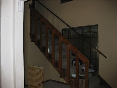 2121 NE 11th St, Moore, OK 73160 - photo 5