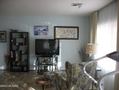 6040 Flying M Living Room 2