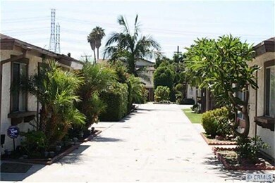 Here is the private road leading up to yours.