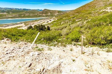 3_Land_high_3692377
