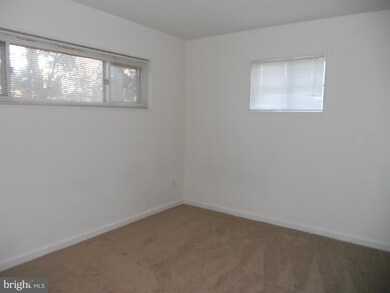 5627 Magnolia Ln, Alexandria, VA 22311 - photo 5