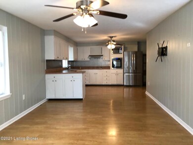 245 E Oak St, Lebanon Junction, KY 40150 - photo 5