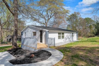 103 Woodrow St, Walhalla, SC 29691 - photo 4