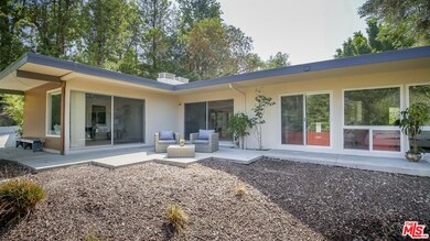 4958 Calderon Rd, Woodland Hills, CA 91364 - photo 2