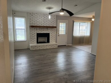 3214 S 214th East Ave, Broken Arrow, OK 74014 - photo 5