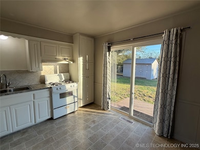 705 W Norman St, Broken Arrow, OK 74012 - photo 2