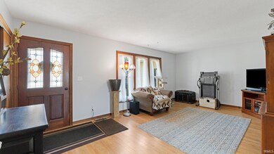 124 Windsor Dr, Churubusco, IN 46723 - photo 4