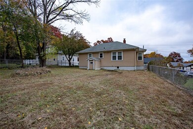 28 Hebert St, Coventry, RI 02816 - photo 2