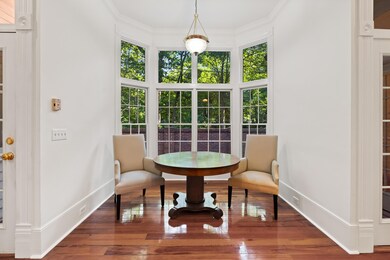 breakfast nook in kitch