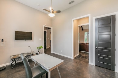 165 Oakwood Creek Ln, Weatherford, TX 76088 - photo 5