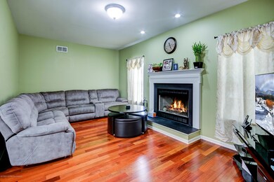 009_Family Room