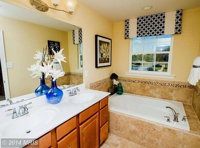 916 Magnolia Blossom Ct, Sykesville, MD 21784 - photo 5