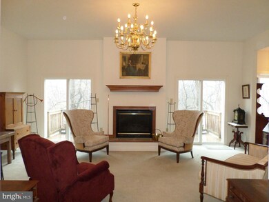 1033 Riverview Dr, Reading, PA 19605 - photo 6