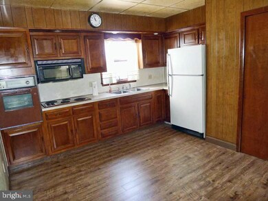 725 W 5th St, Hazleton, PA 18201 - photo 6