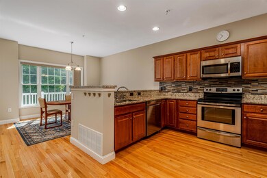 19 Hanna Cir, MerriMacK, NH 03054 - photo 3