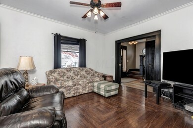 LivingRoom-16