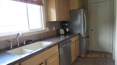 114 S Apple St, Dunmore, PA 18512 - photo 7