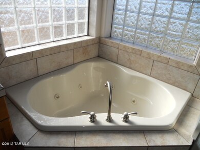 master bath tub