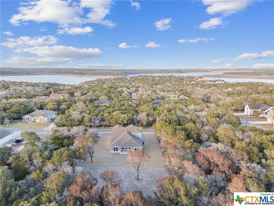 15933 Crockett Dr, Temple, TX 76502 - photo 2