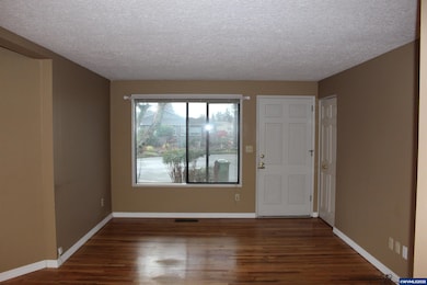 1444 Umpqua Ct, Woodburn, OR 97071 - photo 4