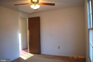 43500 Little Cliffs Rd, Hollywood, MD 20636 - photo 2