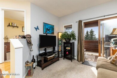05-Living Room 20210422-DW-1283
