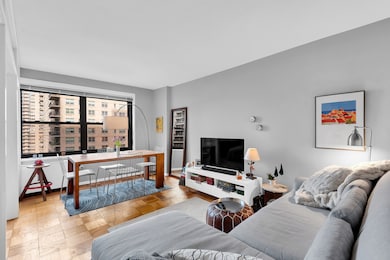 Lincoln Towers unit 14G, New York, NY 10023 - photo 2