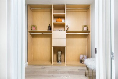 22020 Galvez St, Woodland Hills, CA 91364 - photo 6