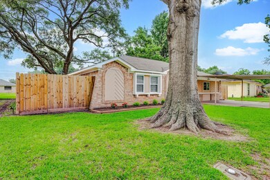 1627 Brumbelow St, Rosenberg, TX 77471 - photo 2