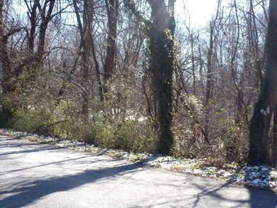 1404-1406 Stoneybrook Dr, Johnson City, TN 37601 - photo 6