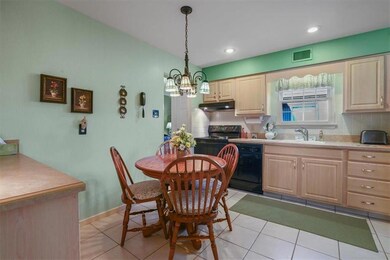 2753 Rolling Green Place, Macungie, PA 18062 - photo 4