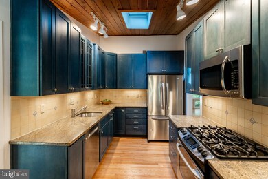 9008 Honeybee Ln, Bethesda, MD 20817 - photo 7